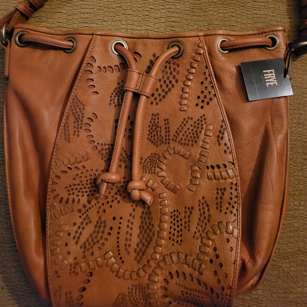 FRYE Vivian Bag NWT 🌻🌻